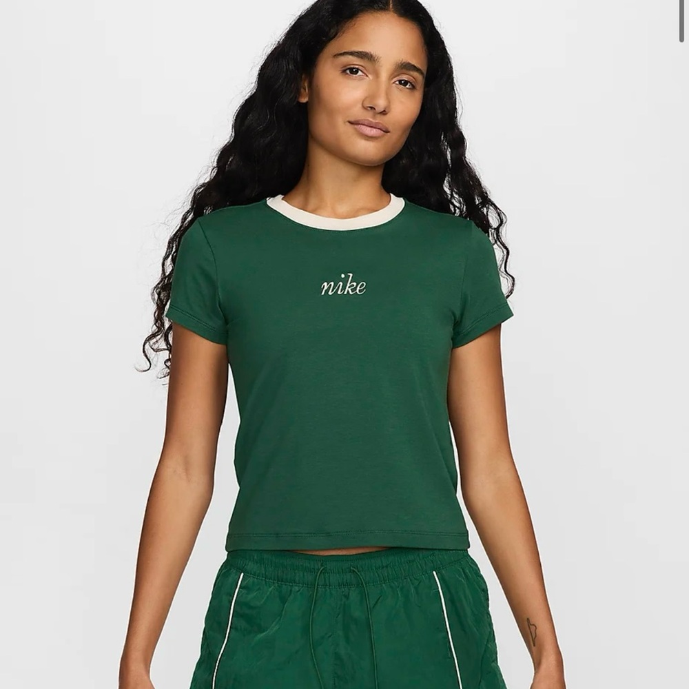 nike slim cropped green tee women xs brand new with tags